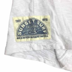 画像4: JOHNSON MOTOR【SUNSET SURF】サンセットサーフ HANG LOOSE  Tシャツ  SEASHELL WHITE メンズ/レディース (4)