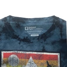 画像2: NATIONAL PARK FOUNDATION ナショナルパーク財団 YELLOWSTONE ブルー ロングスリーブ CLOUD WASH ブルー メンズ/レディース (2)